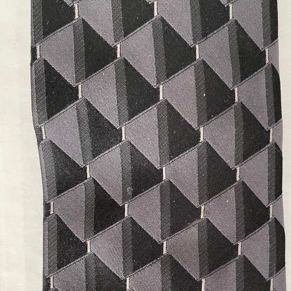 Perry Ellis Portfolio Bundle Elegant Silk Black and Gray Pattern Ties - Picture 2 of 9